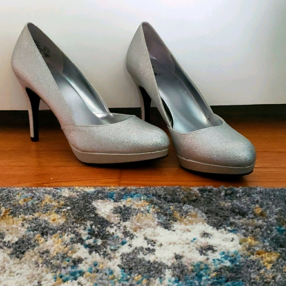 Sparkley Fioni heels